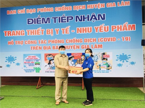 Trường Tiểu học Cao Bá Quát tham gia ủng hộ lương thực thực phẩm phòng, chống dịch Covid-19